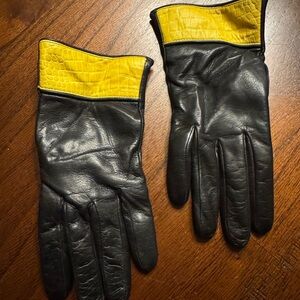 Leather Gloves crocodile detail cashmere lined.